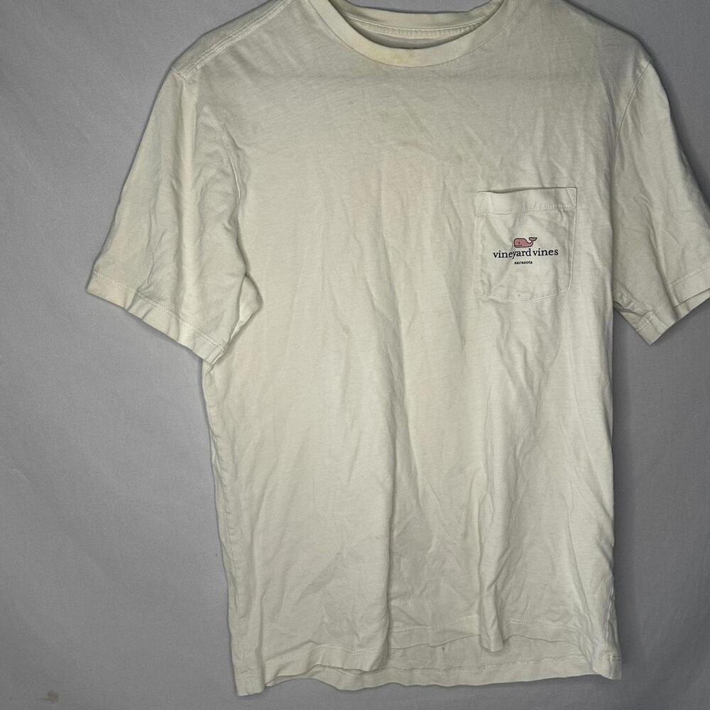 Vineyard Vines Men's White and Cream Tshirt